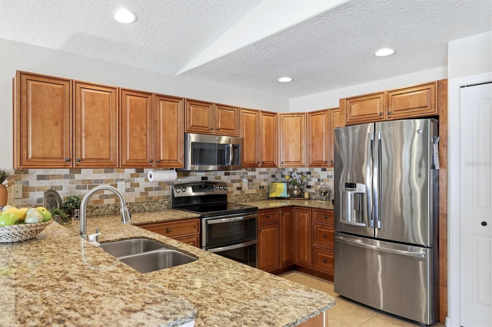 7106 35TH ST E, SARASOTA, FL, 34243