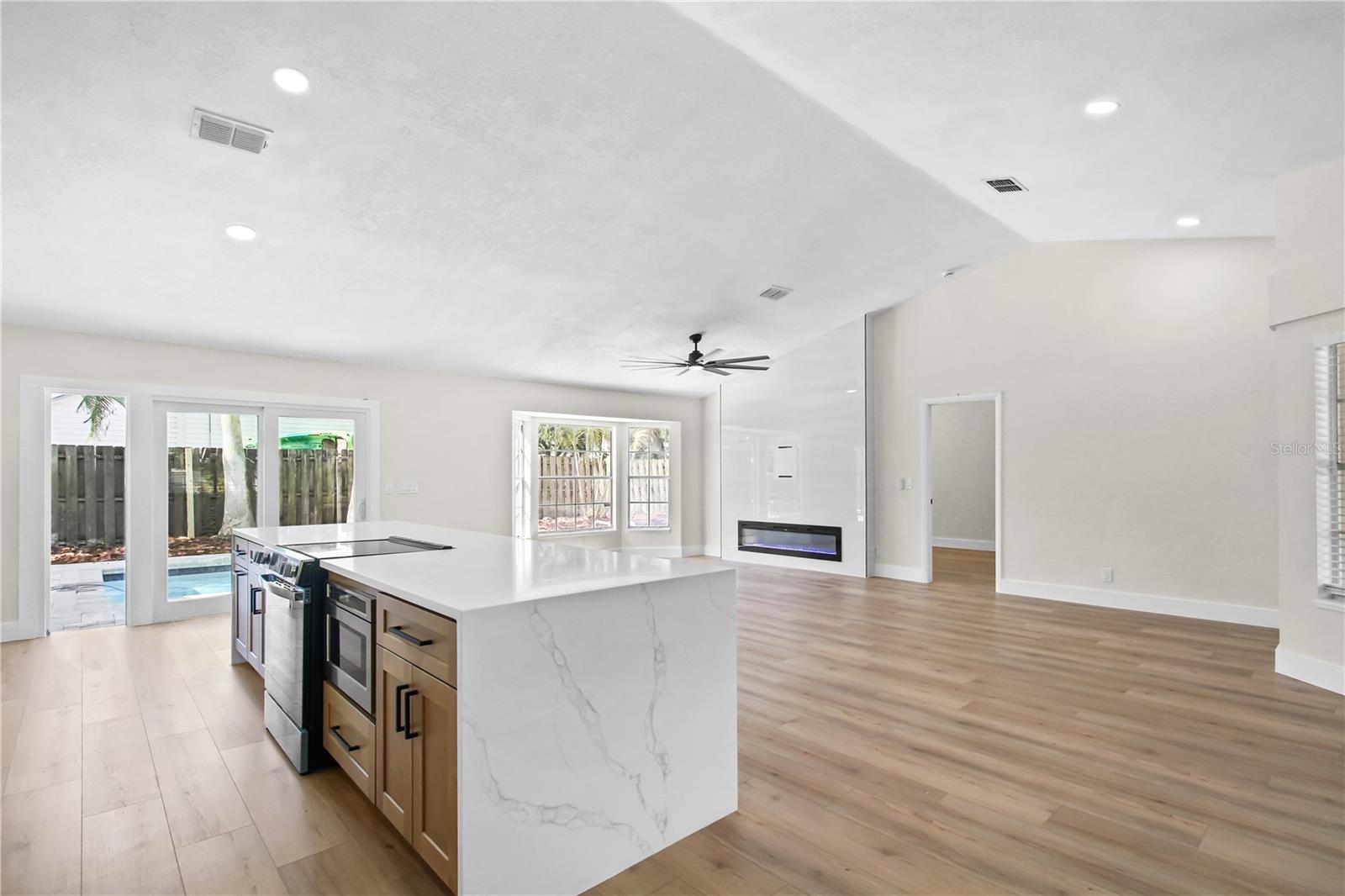 911 VALLEY VIEW CIR, PALM HARBOR, FL, 34684