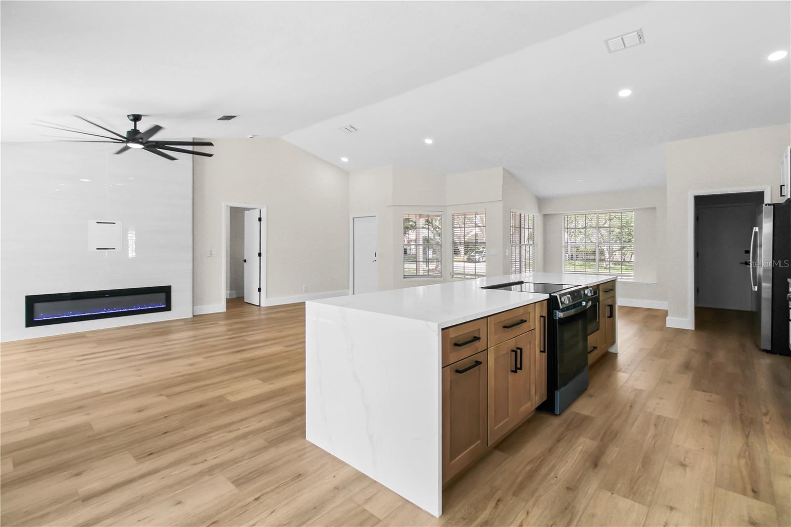 911 VALLEY VIEW CIR, PALM HARBOR, FL, 34684