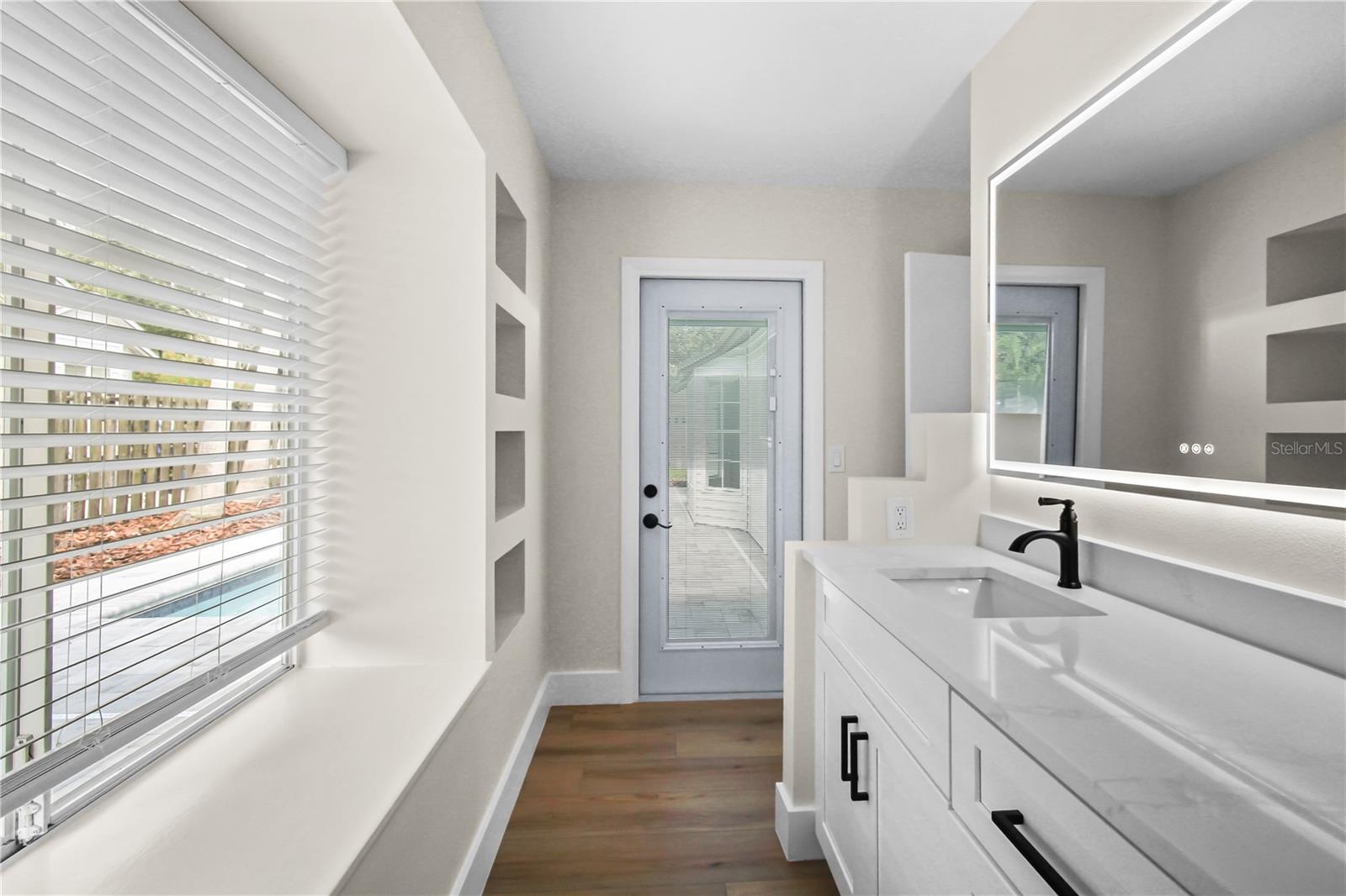 911 VALLEY VIEW CIR, PALM HARBOR, FL, 34684