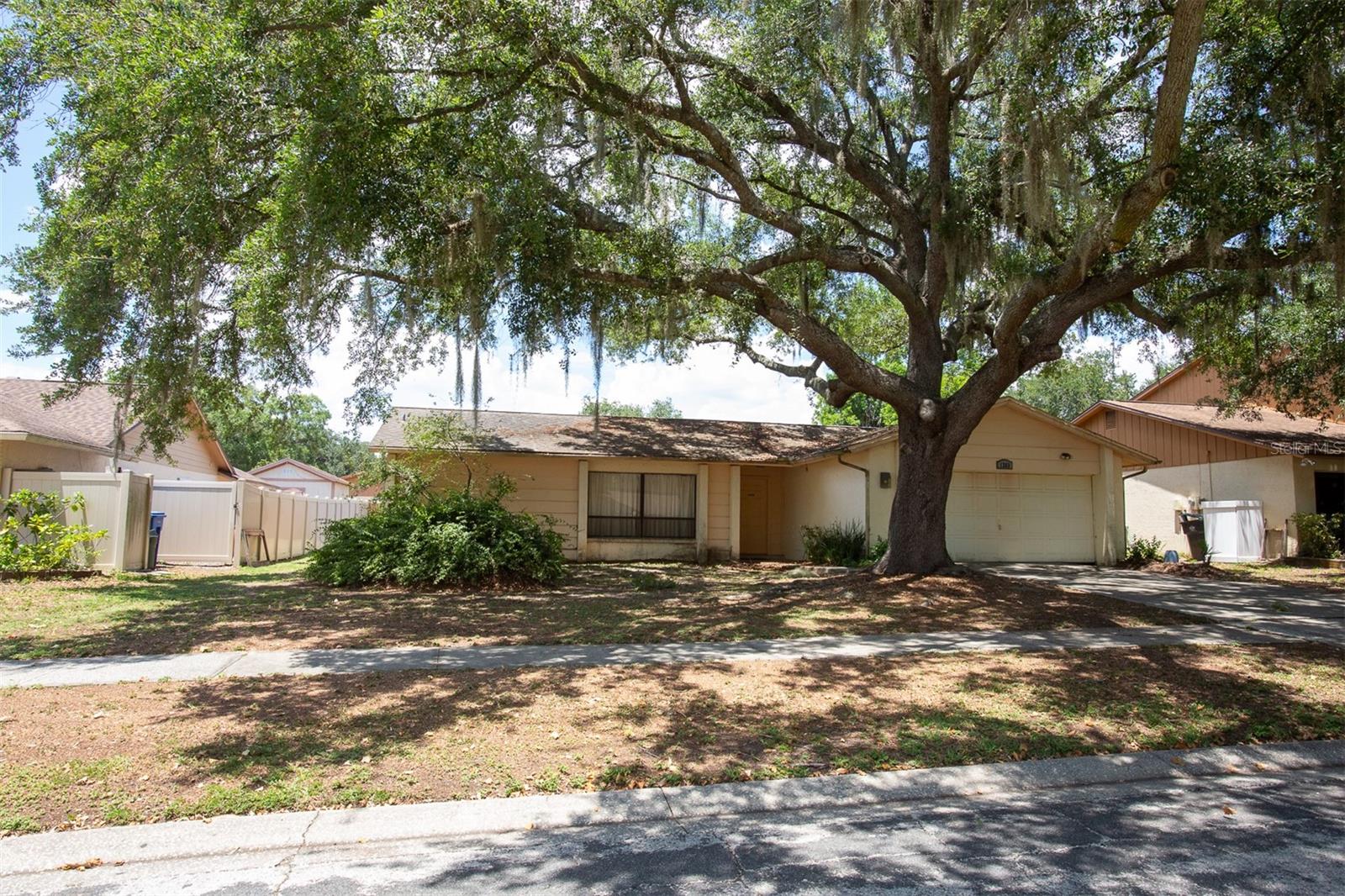 1363 CORNER OAKS DR, BRANDON, FL, 33510