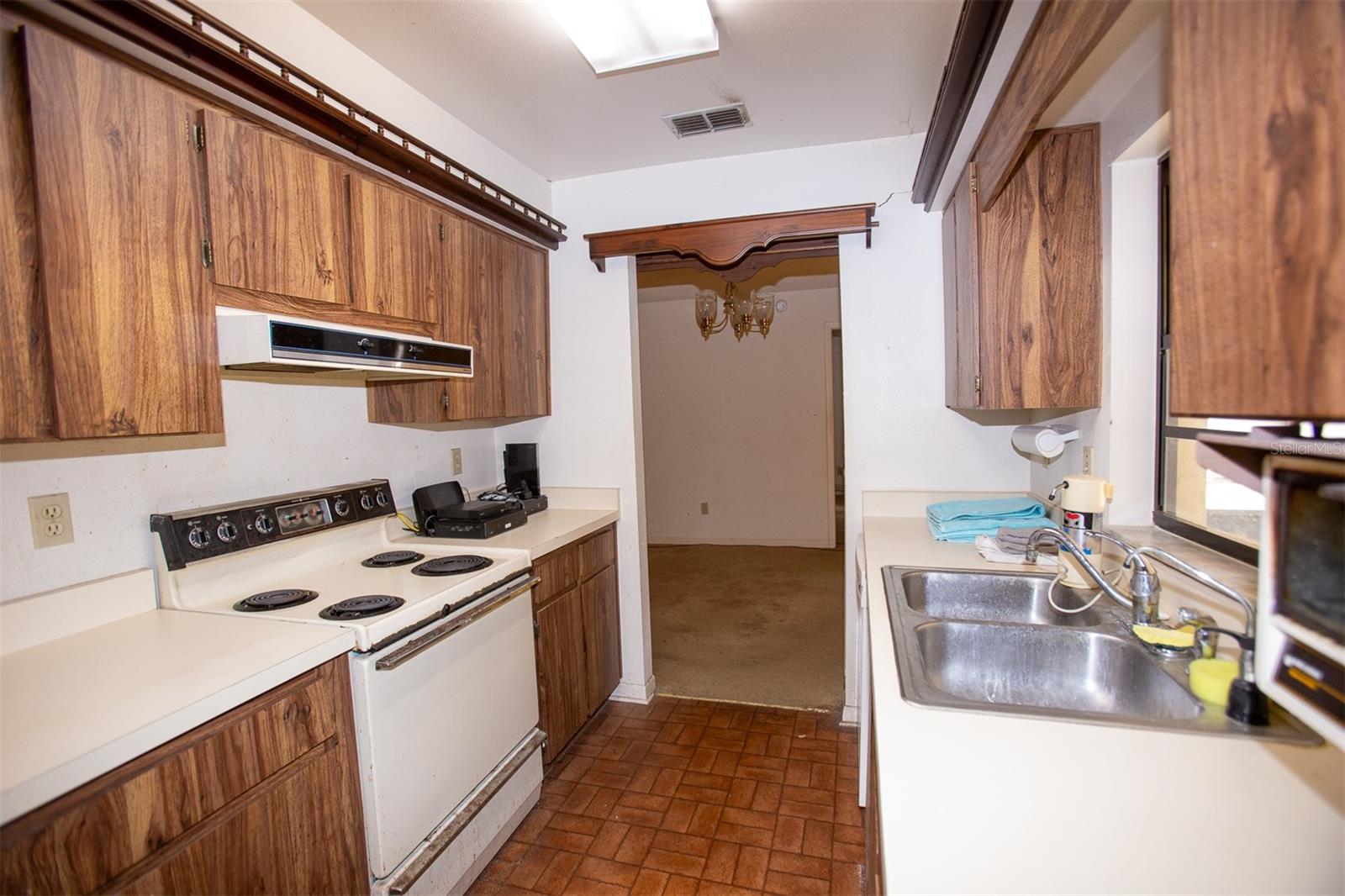 1363 CORNER OAKS DR, BRANDON, FL, 33510