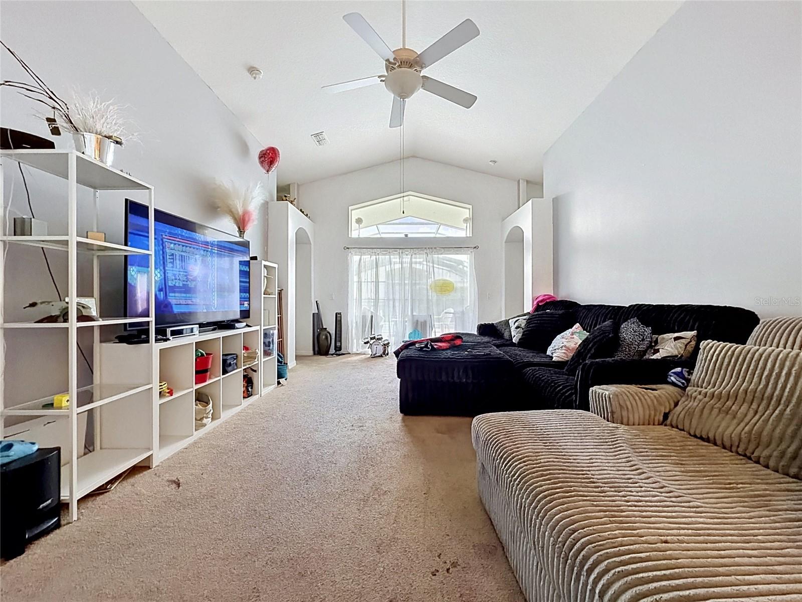230 HYPOLITA AVE, DAVENPORT, FL, 33897