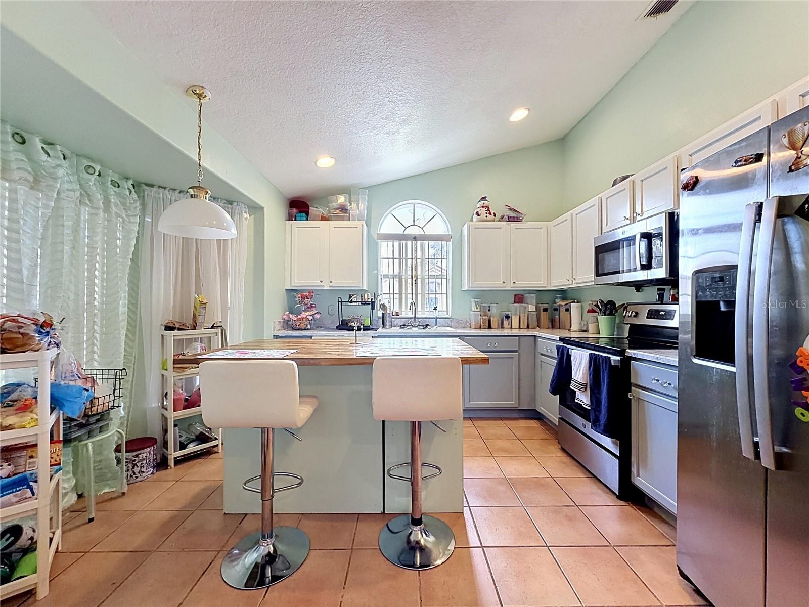 230 HYPOLITA AVE, DAVENPORT, FL, 33897