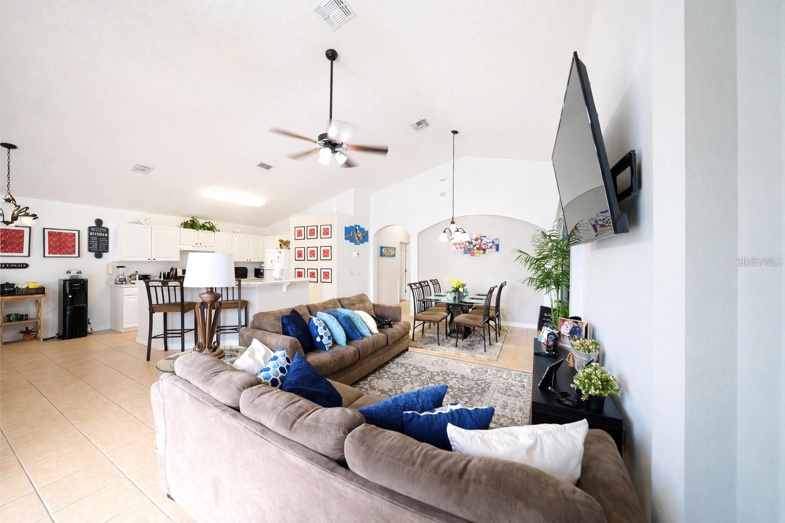 4742 CUMBRIAN LAKES DR, KISSIMMEE, FL, 34746