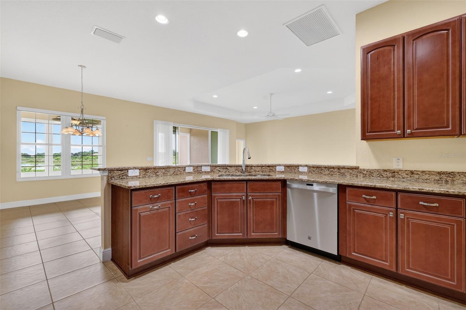 10131 LAKE MIONA WAY, OXFORD, FL, 34484