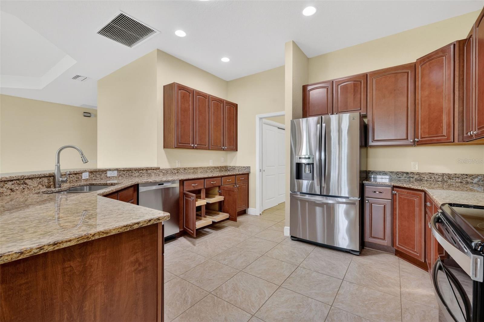 10131 LAKE MIONA WAY, OXFORD, FL, 34484