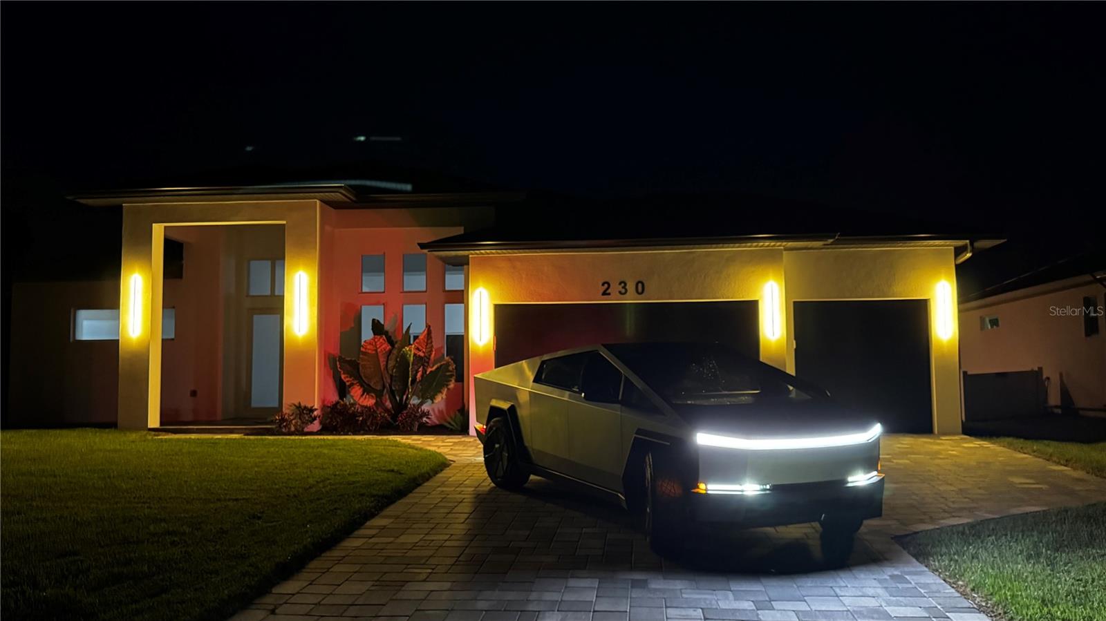 230 W PINE VALLEY LN, ROTONDA WEST, FL, 33947