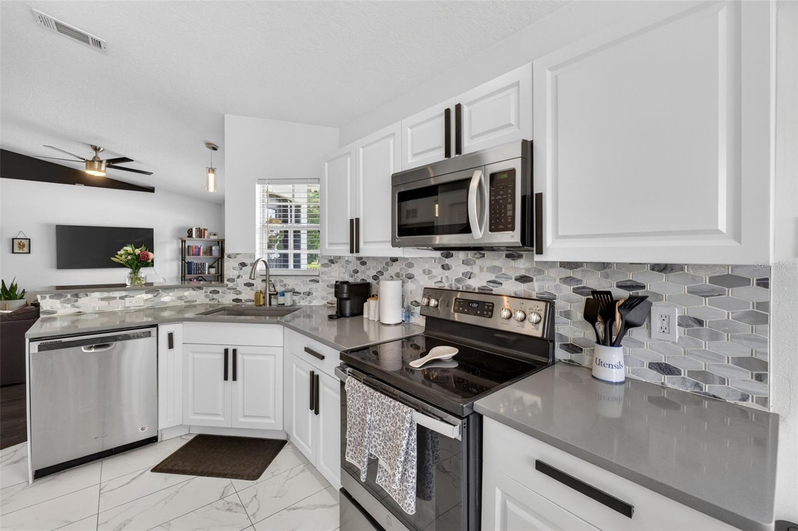 2303 NORTHERN LEAF ST, ORLANDO, FL, 32817
