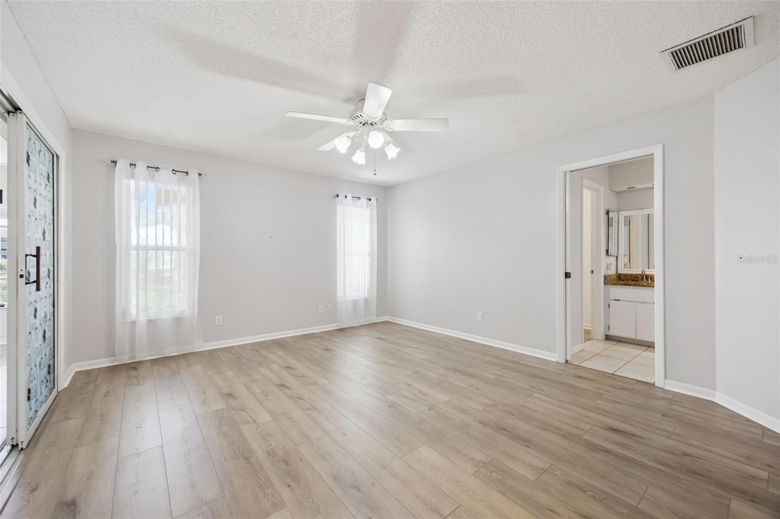 25904 NEWCOMBE CIR, LEESBURG, FL, 34748