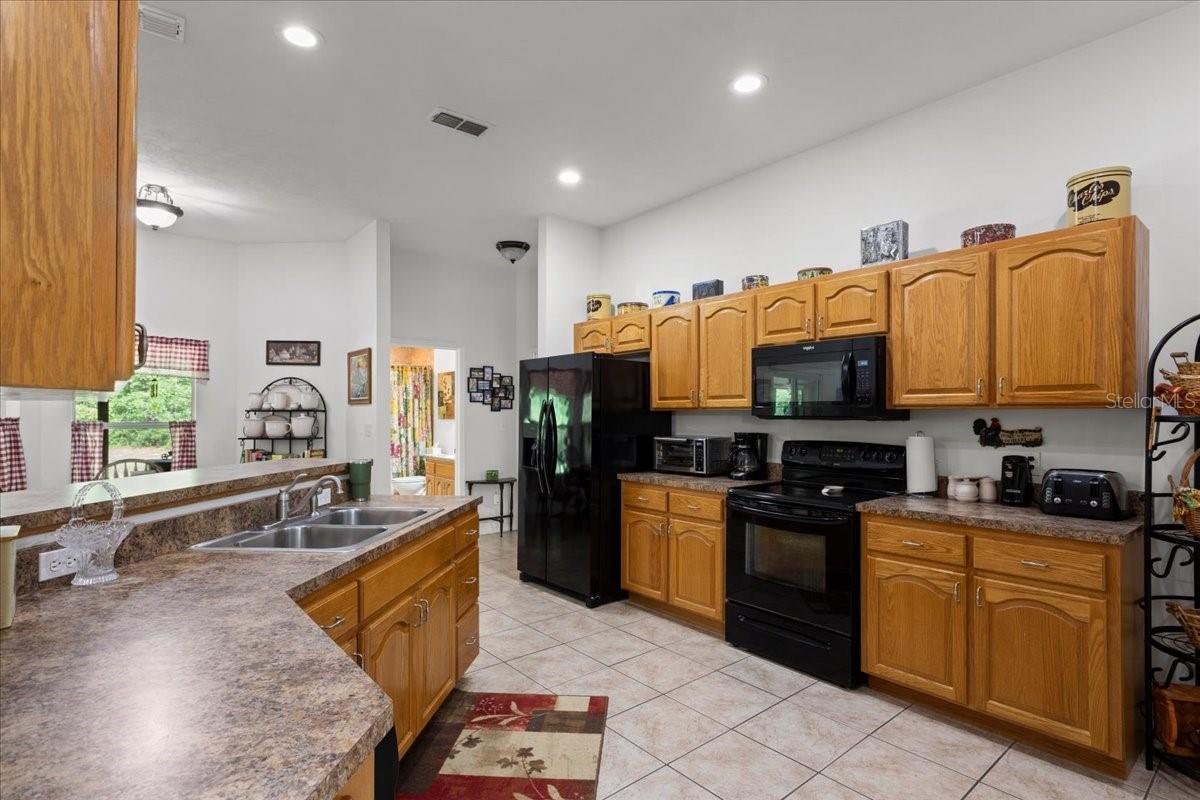 569 NW 40TH AVE, BELL, FL, 32619