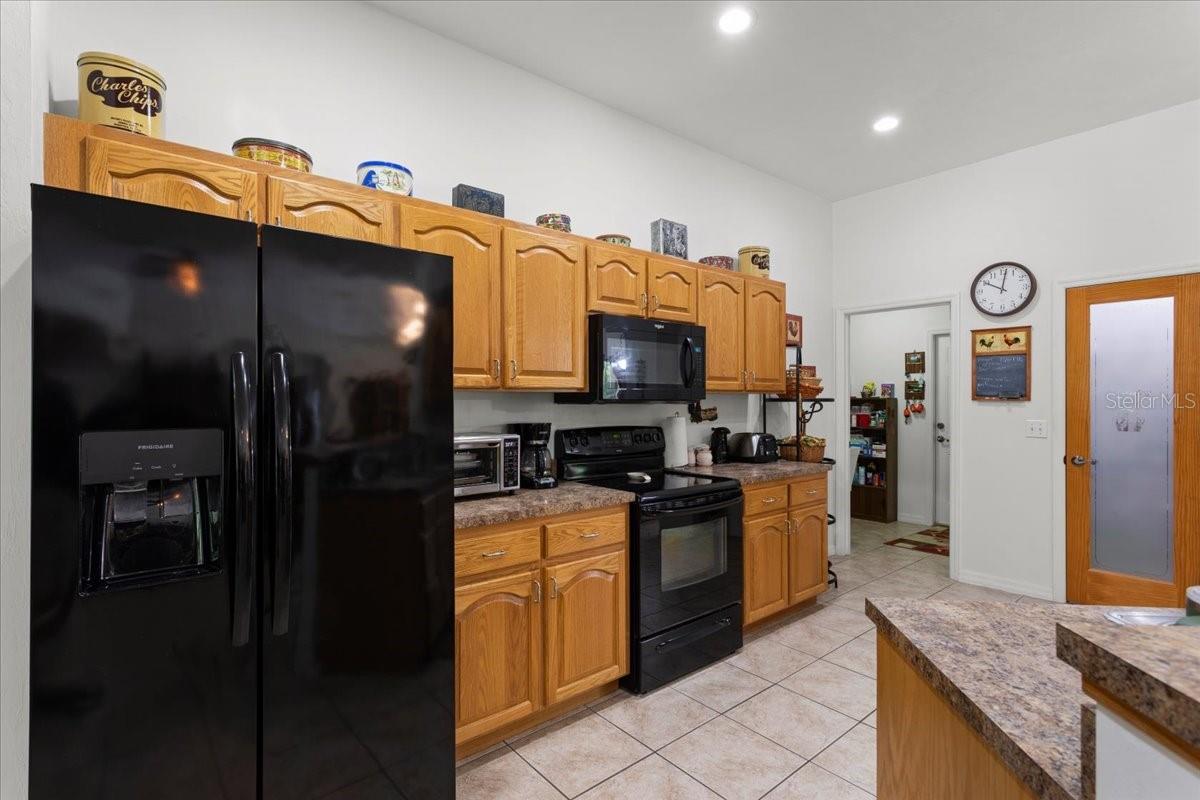 569 NW 40TH AVE, BELL, FL, 32619