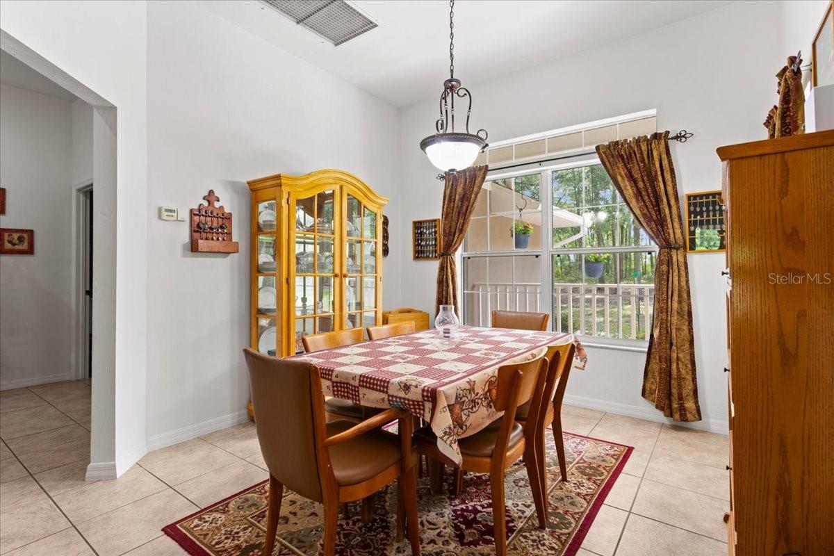 569 NW 40TH AVE, BELL, FL, 32619