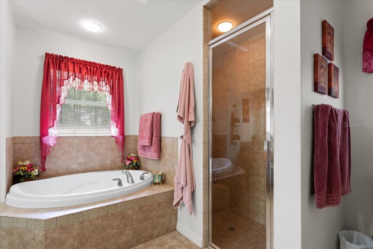 569 NW 40TH AVE, BELL, FL, 32619
