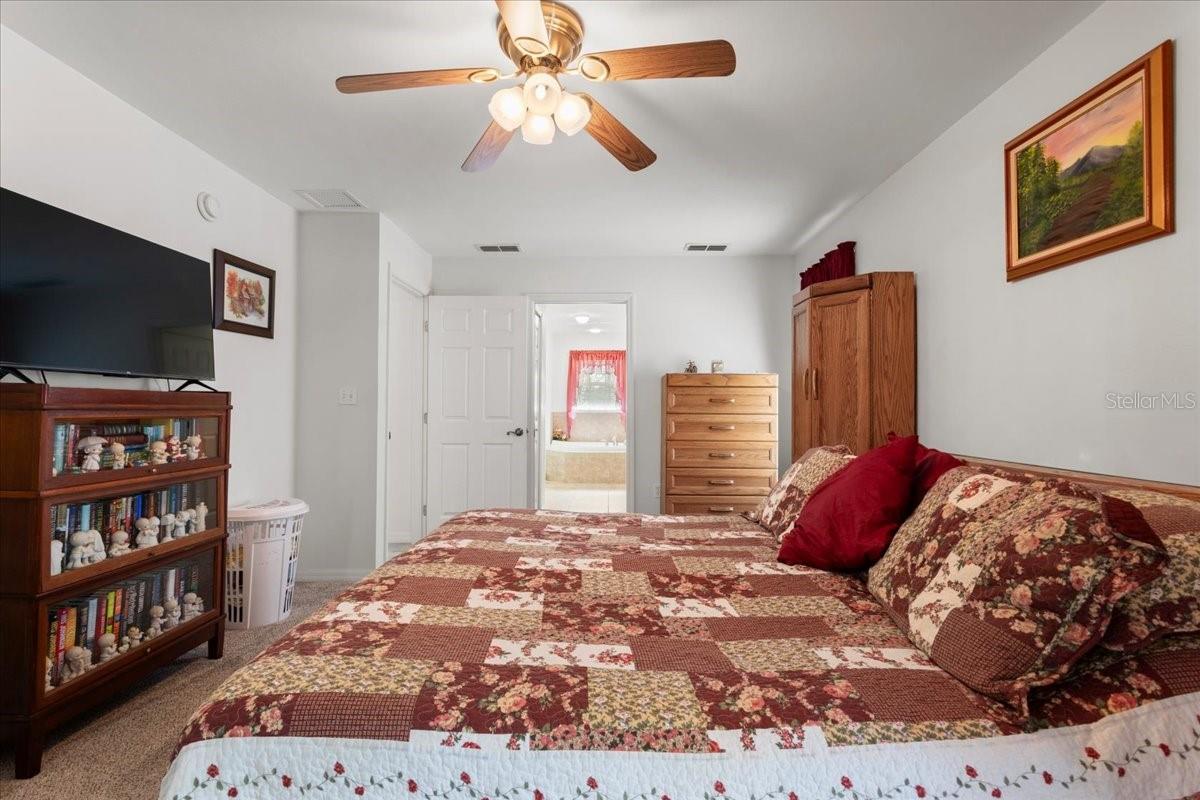 569 NW 40TH AVE, BELL, FL, 32619