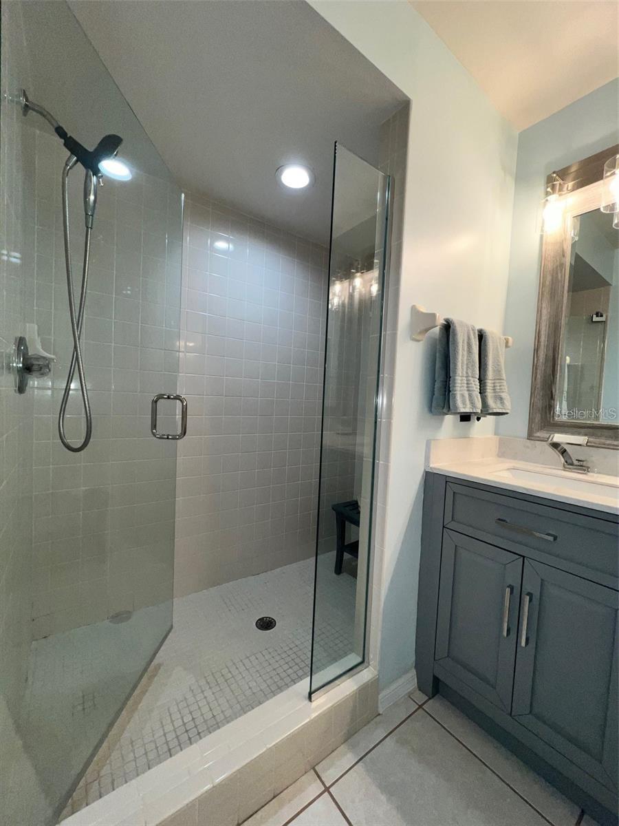 6707 STONE RIVER RD #203, BRADENTON, FL, 34203