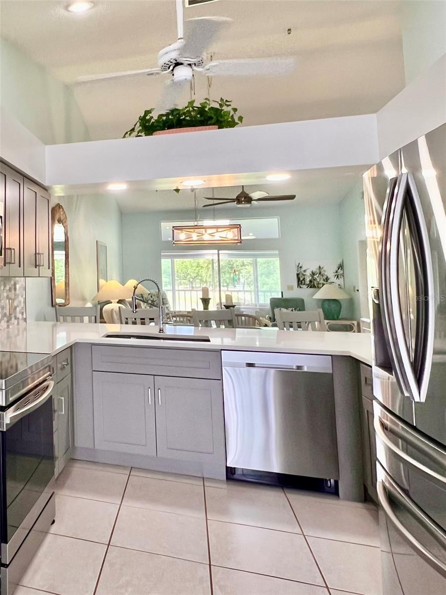 6707 STONE RIVER RD #203, BRADENTON, FL, 34203