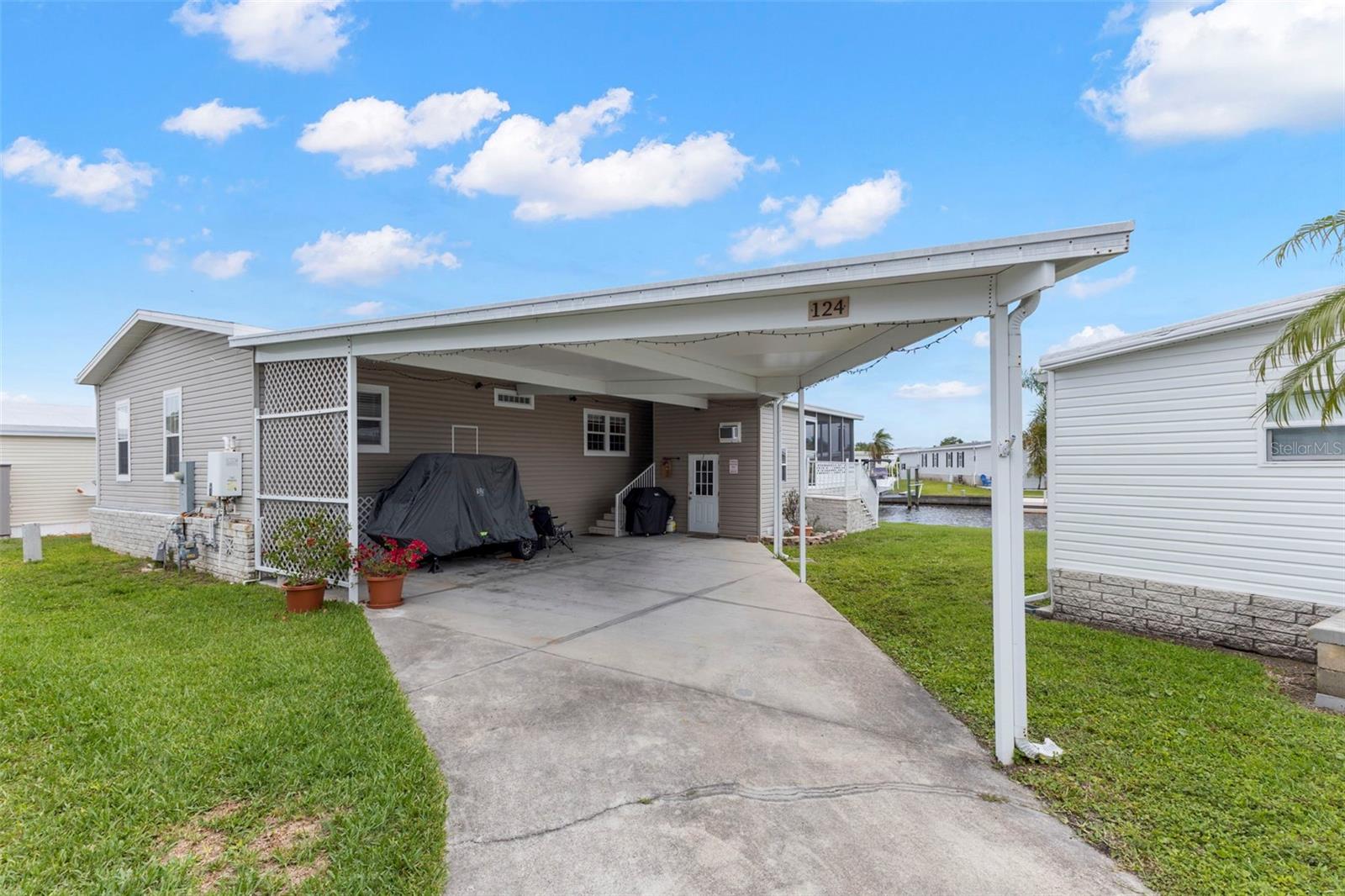 124 AMERICANA CT NE #214, ST PETERSBURG, FL, 33702