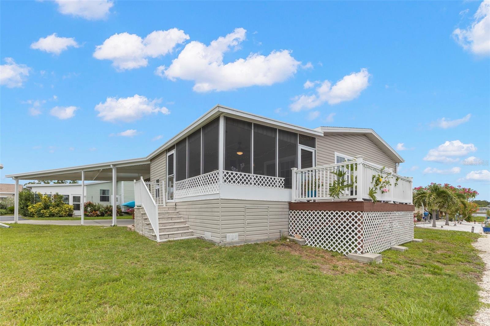 124 AMERICANA CT NE #214, ST PETERSBURG, FL, 33702