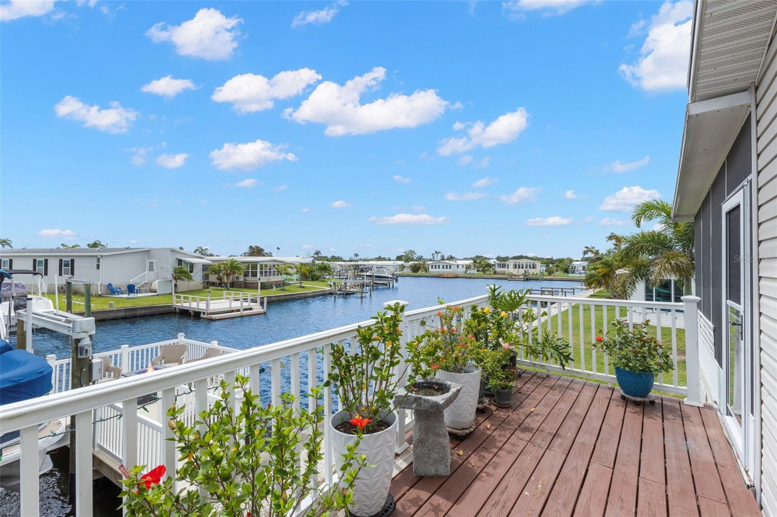 124 AMERICANA CT NE #214, ST PETERSBURG, FL, 33702