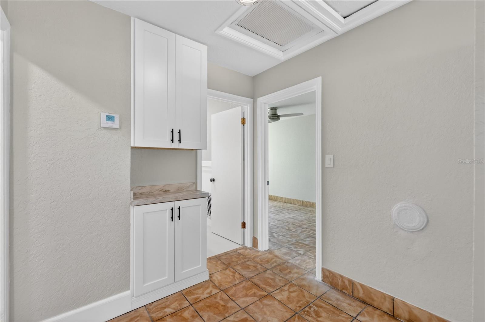 1012 N BAKER ST, MOUNT DORA, FL, 32757