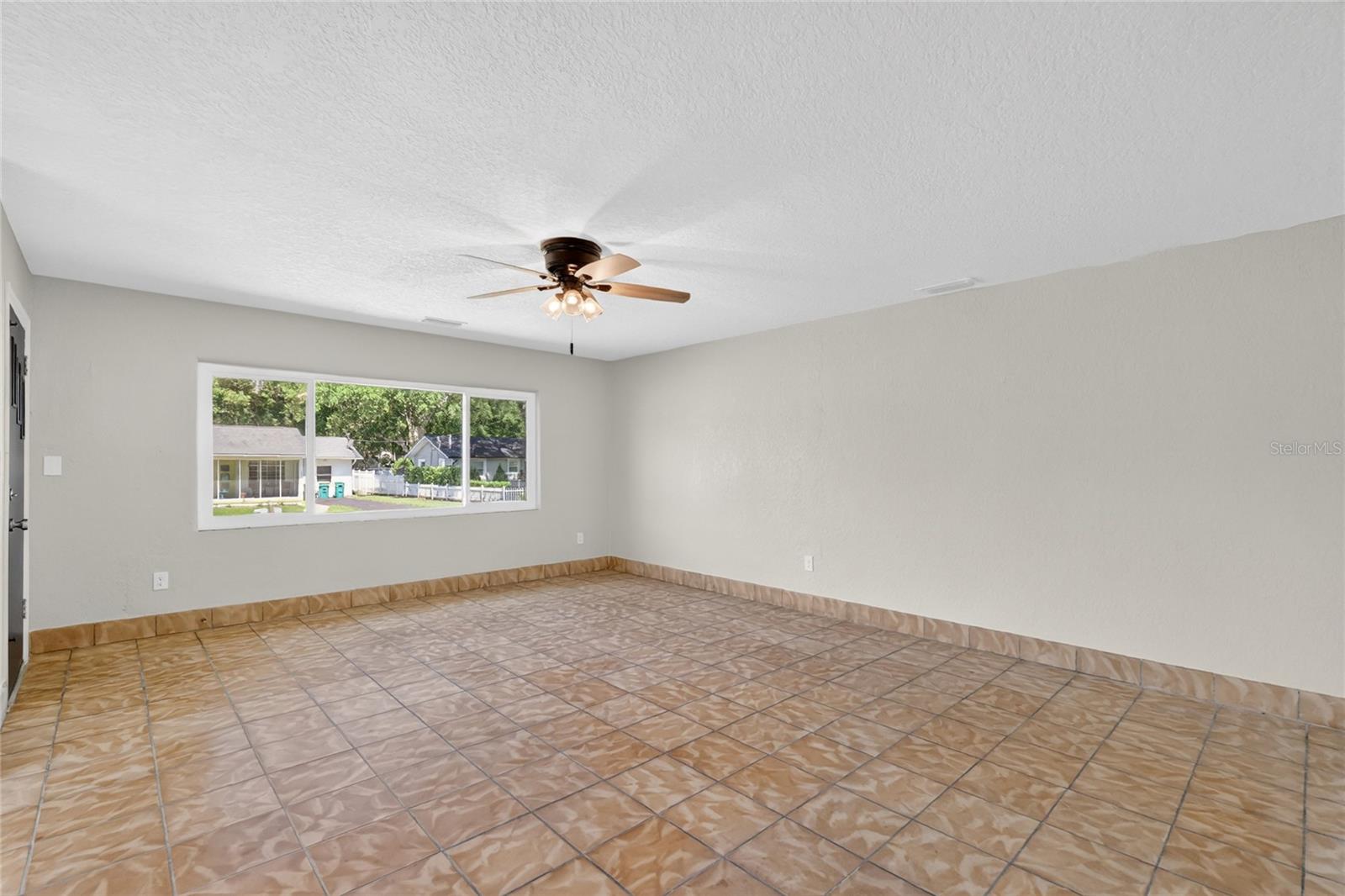 1012 N BAKER ST, MOUNT DORA, FL, 32757