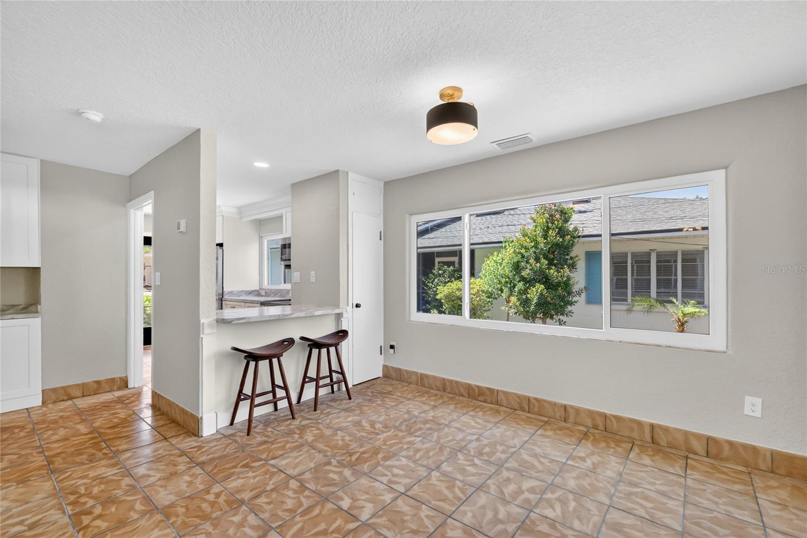 1012 N BAKER ST, MOUNT DORA, FL, 32757