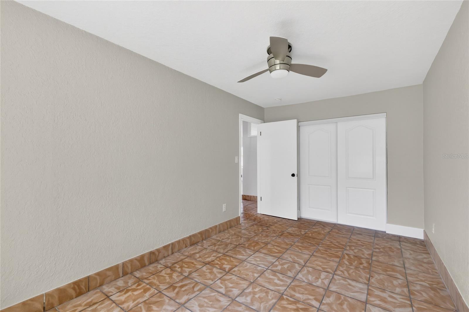 1012 N BAKER ST, MOUNT DORA, FL, 32757