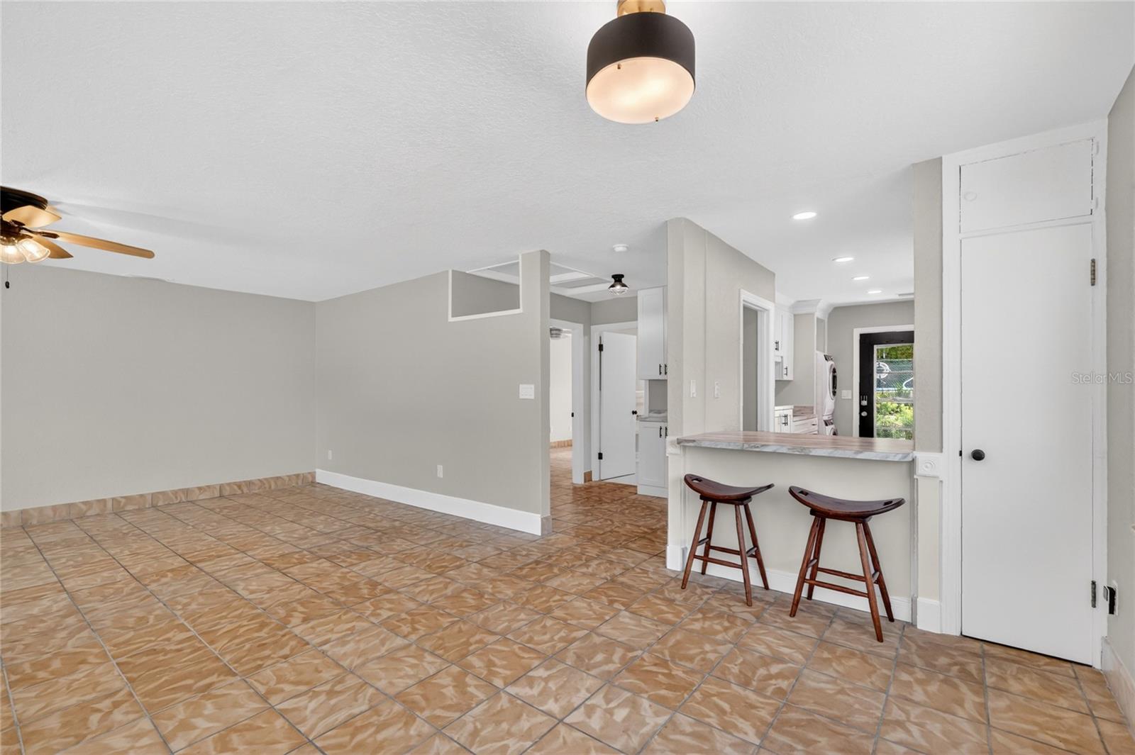 1012 N BAKER ST, MOUNT DORA, FL, 32757