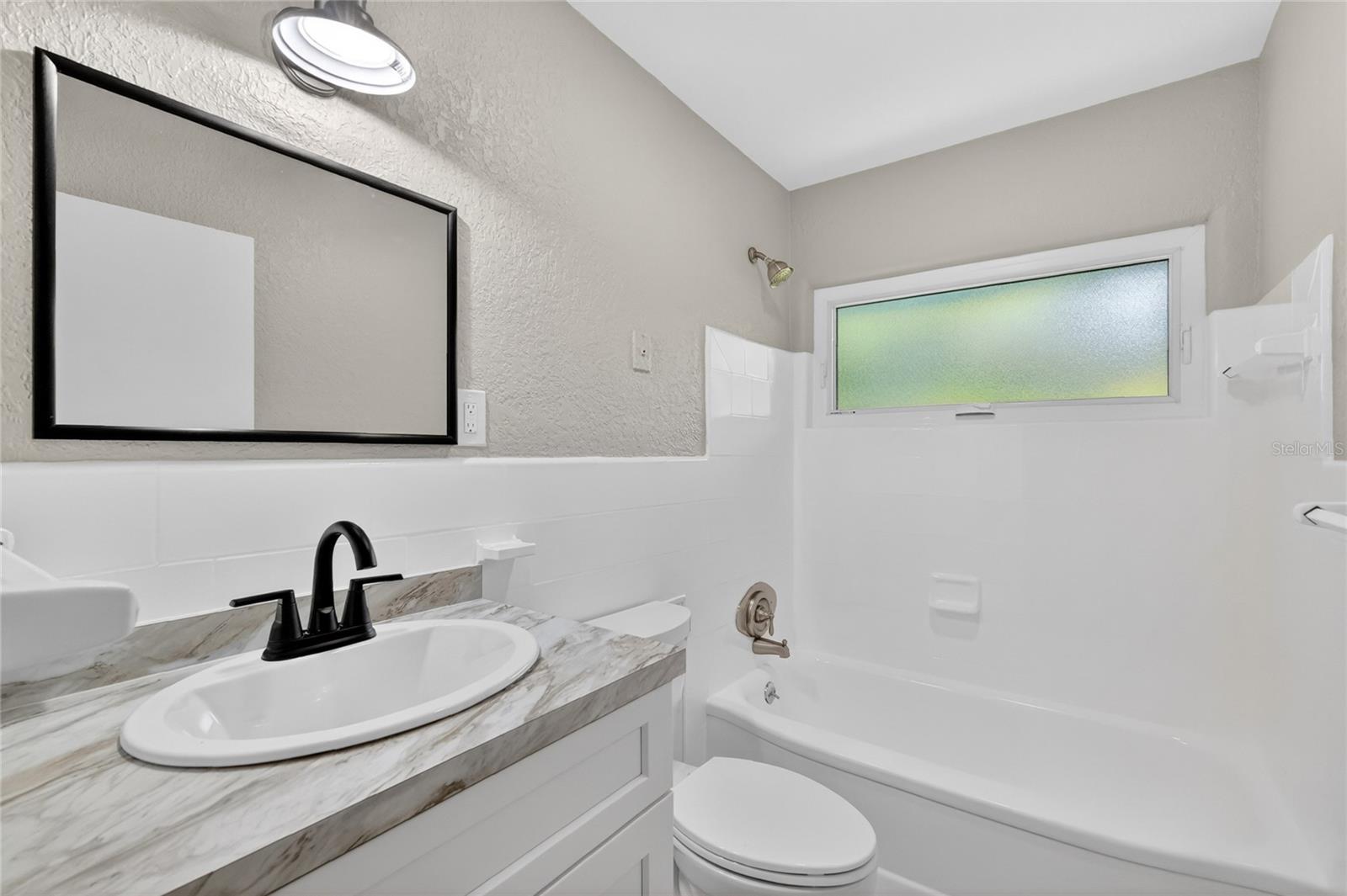 1012 N BAKER ST, MOUNT DORA, FL, 32757