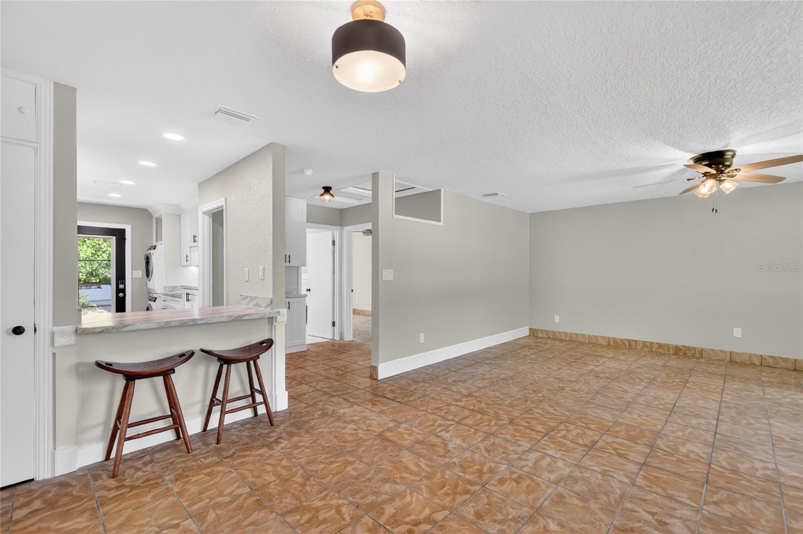 1012 N BAKER ST, MOUNT DORA, FL, 32757