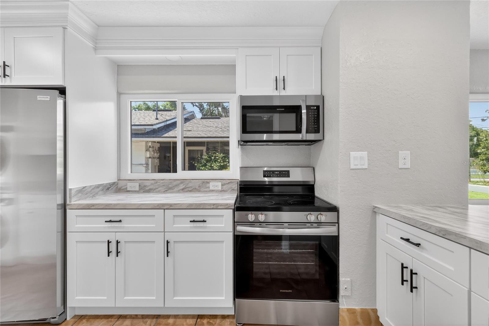 1012 N BAKER ST, MOUNT DORA, FL, 32757