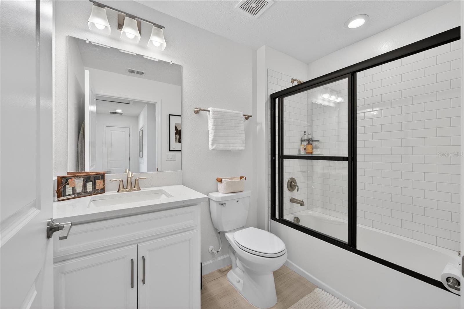 17554 HOLLY WELL AVE, WIMAUMA, FL, 33598
