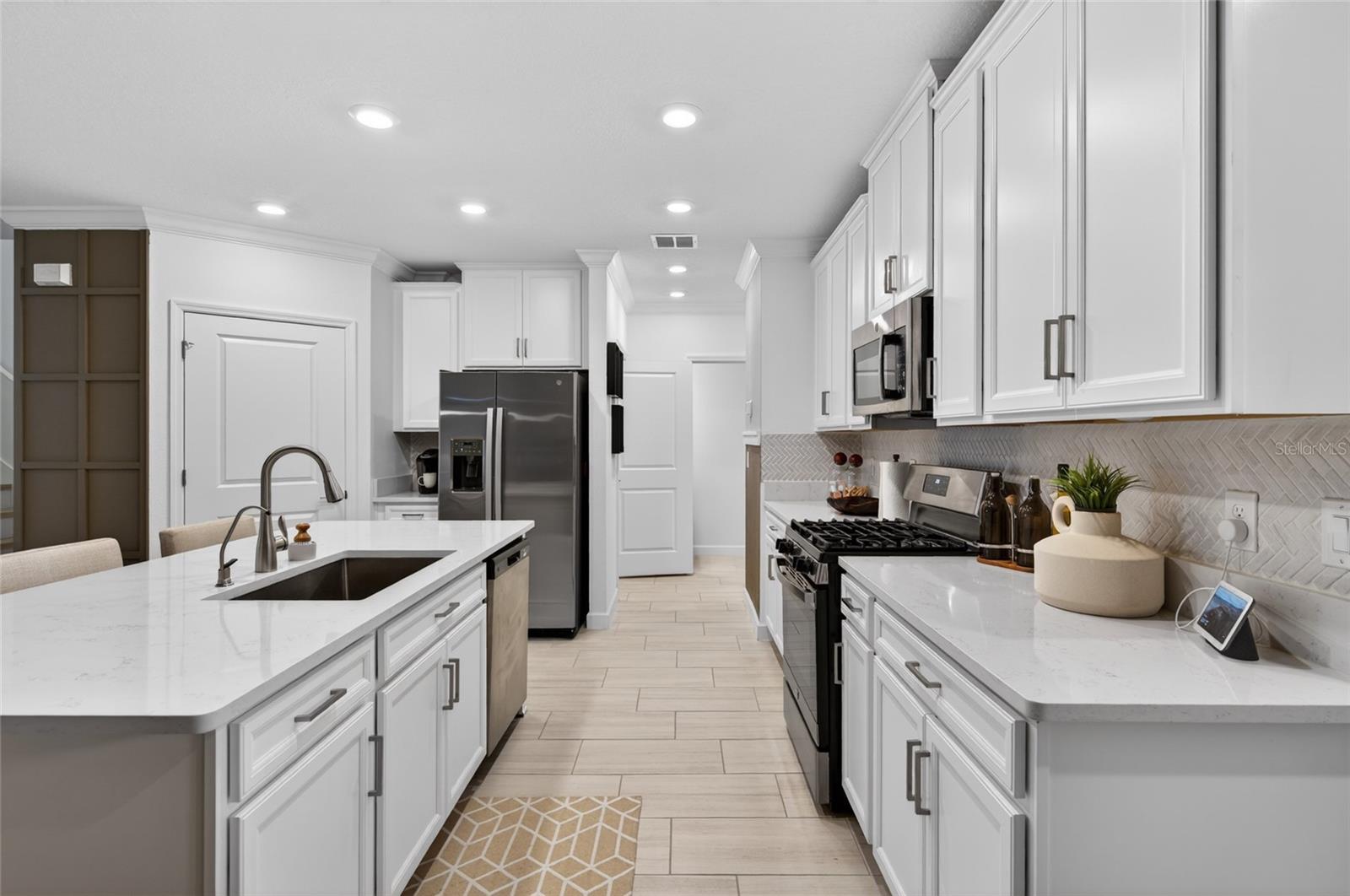 17554 HOLLY WELL AVE, WIMAUMA, FL, 33598