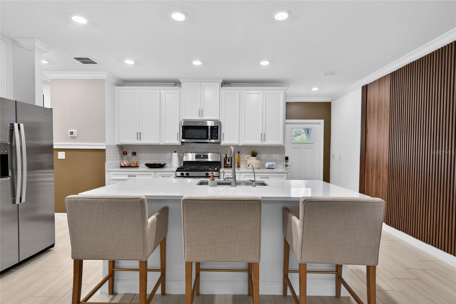 17554 HOLLY WELL AVE, WIMAUMA, FL, 33598