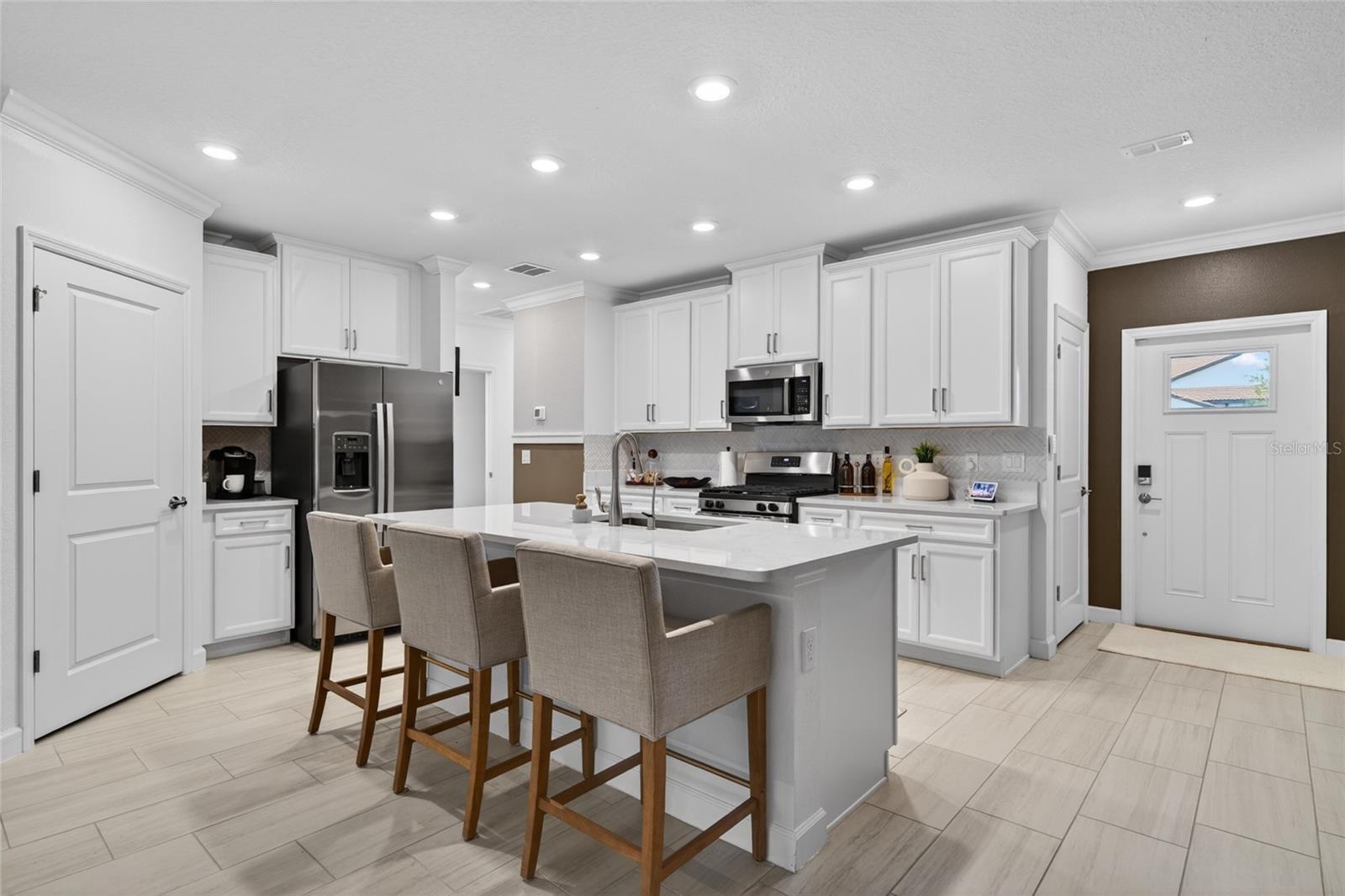 17554 HOLLY WELL AVE, WIMAUMA, FL, 33598
