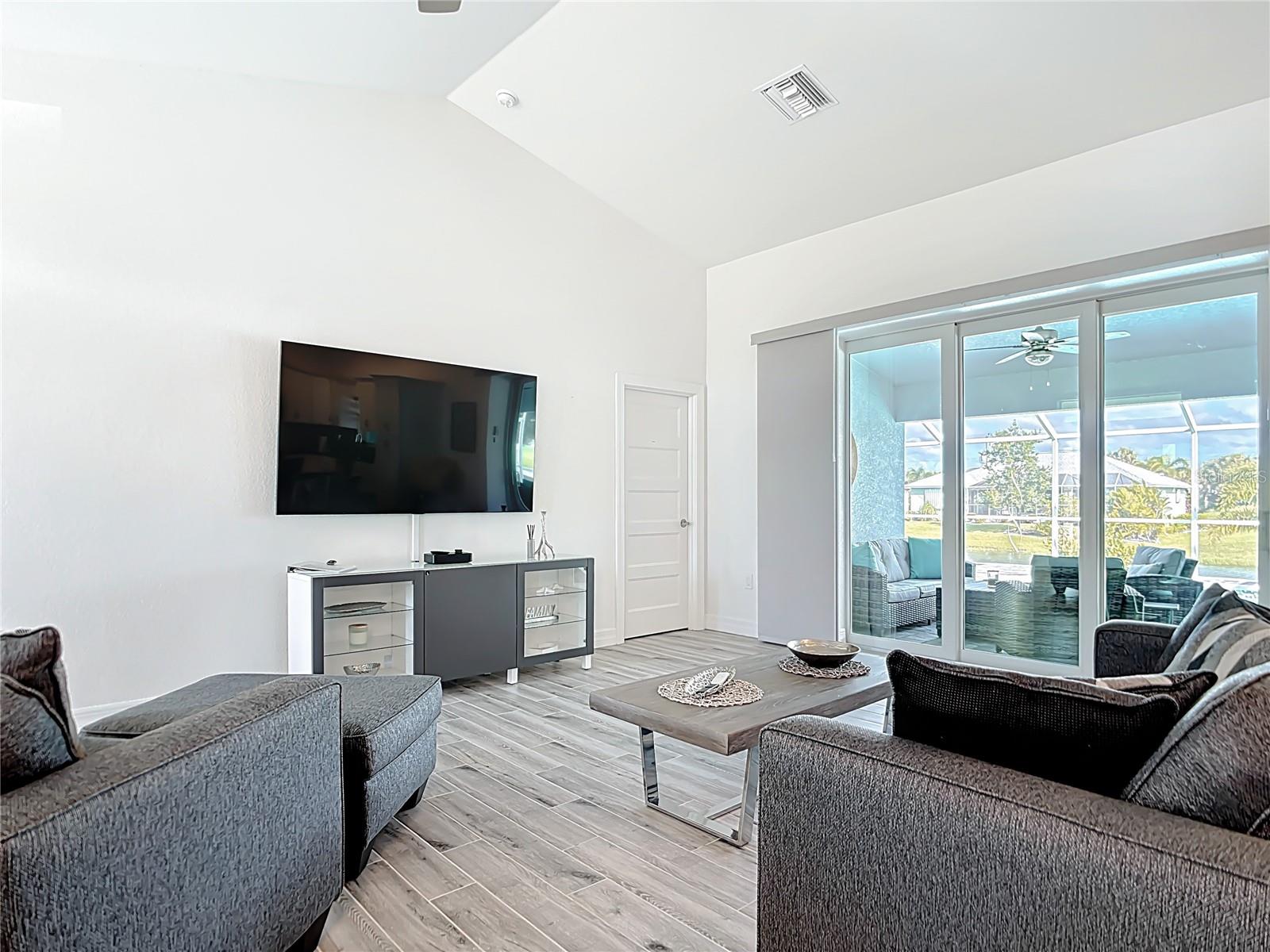 202 LONG MEADOW LN, ROTONDA WEST, FL, 33947