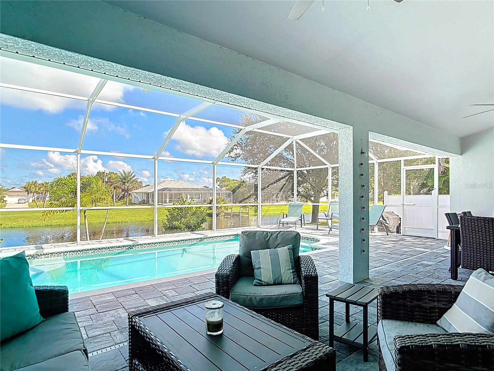 202 LONG MEADOW LN, ROTONDA WEST, FL, 33947