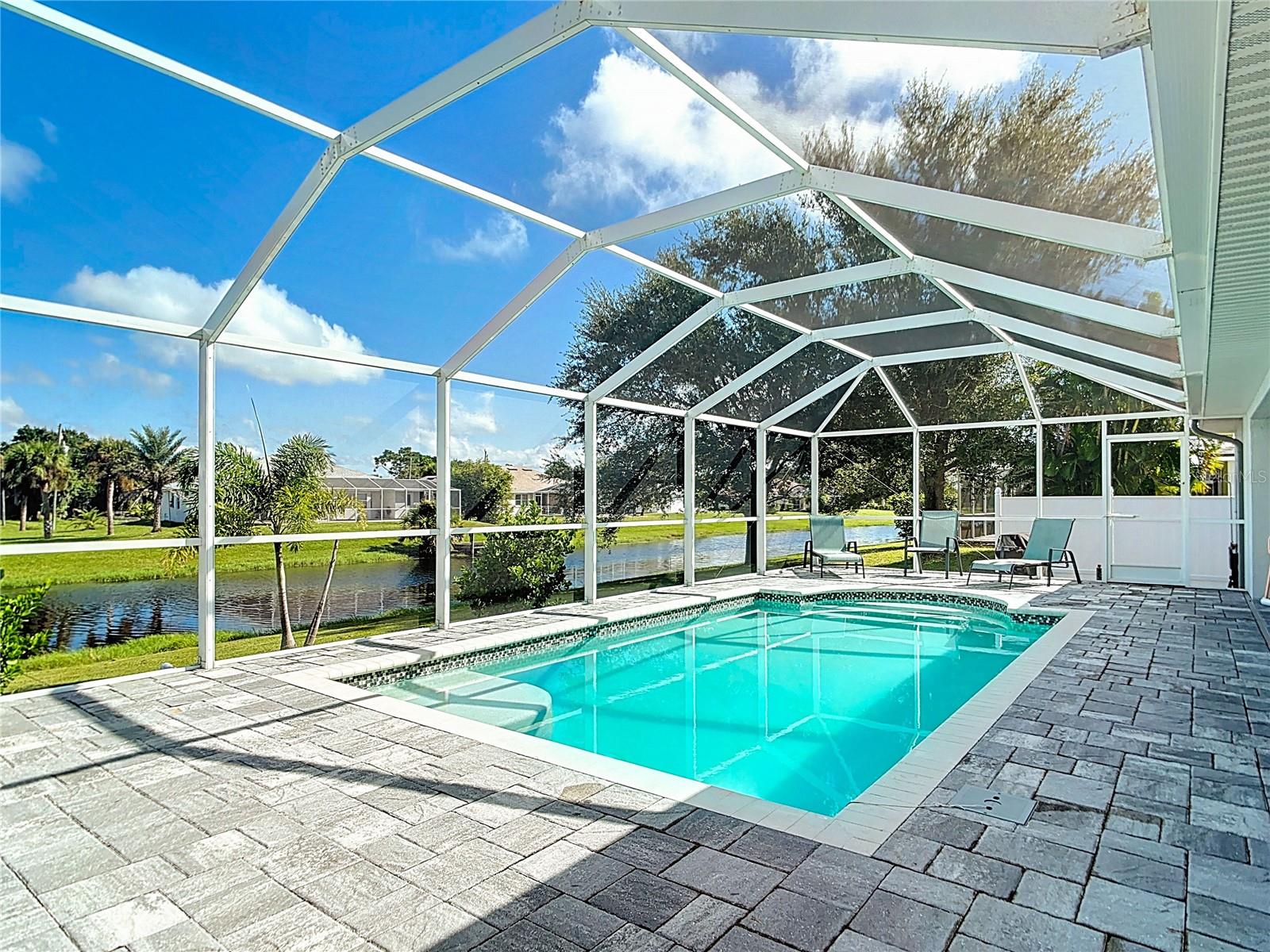 202 LONG MEADOW LN, ROTONDA WEST, FL, 33947