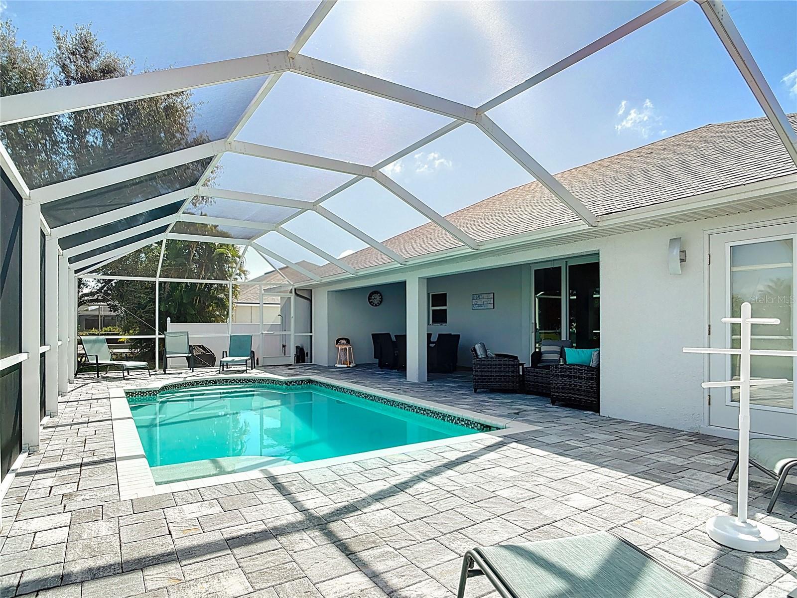 202 LONG MEADOW LN, ROTONDA WEST, FL, 33947