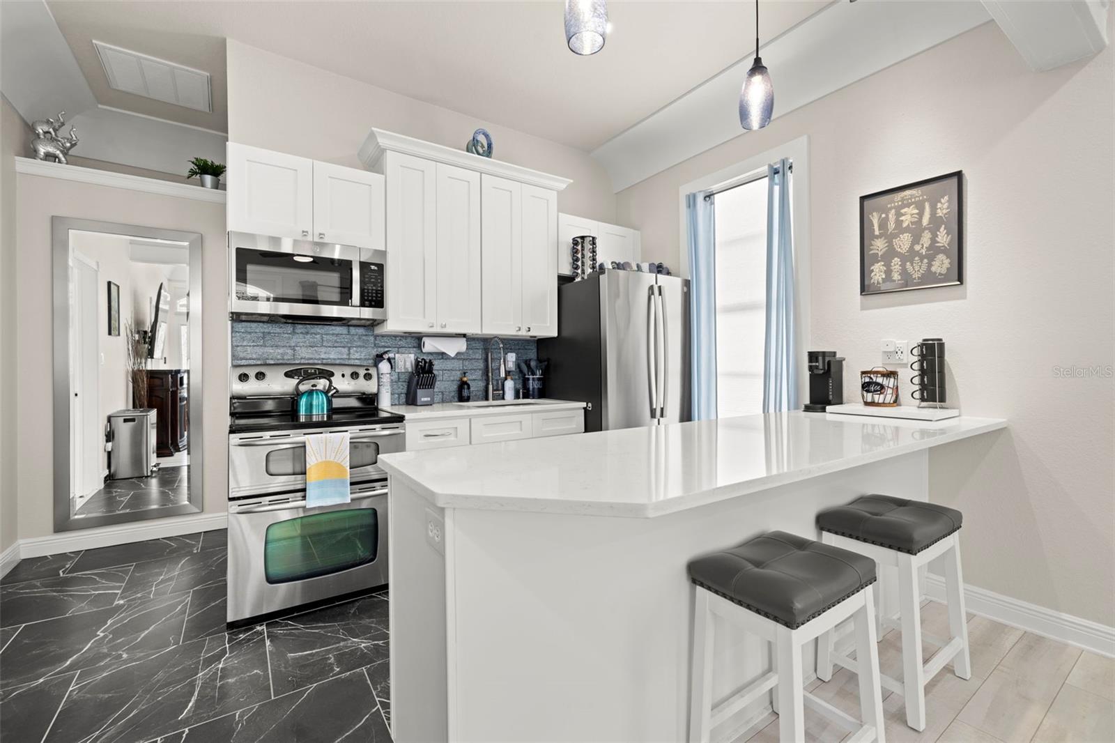 2526 W UNION ST, TAMPA, FL, 33607