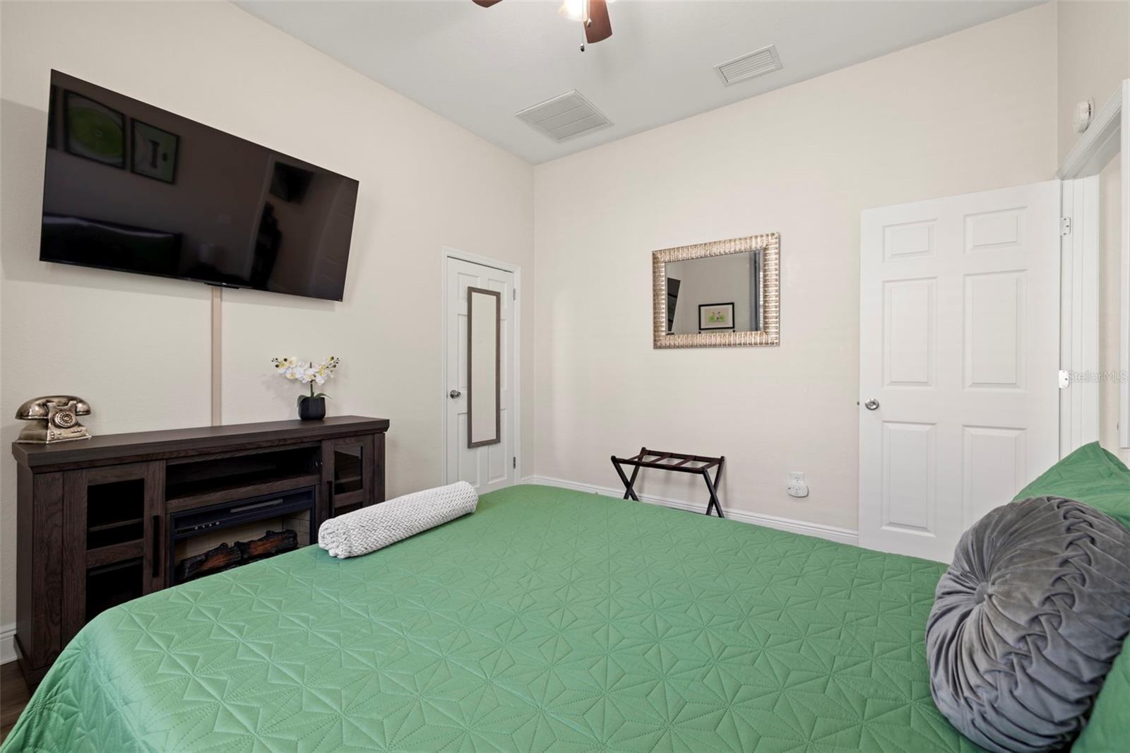 2526 W UNION ST, TAMPA, FL, 33607