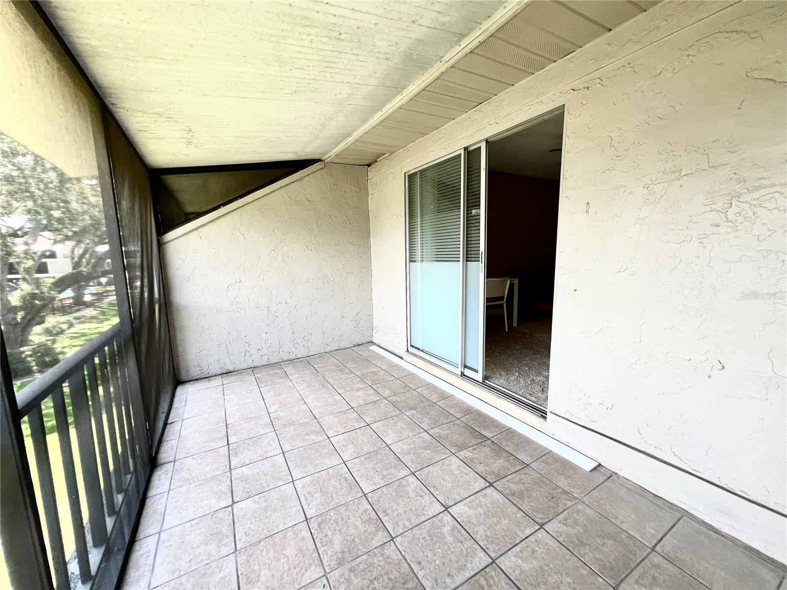 14402 REUTER STRASSE CIR #223, TAMPA, FL, 33613