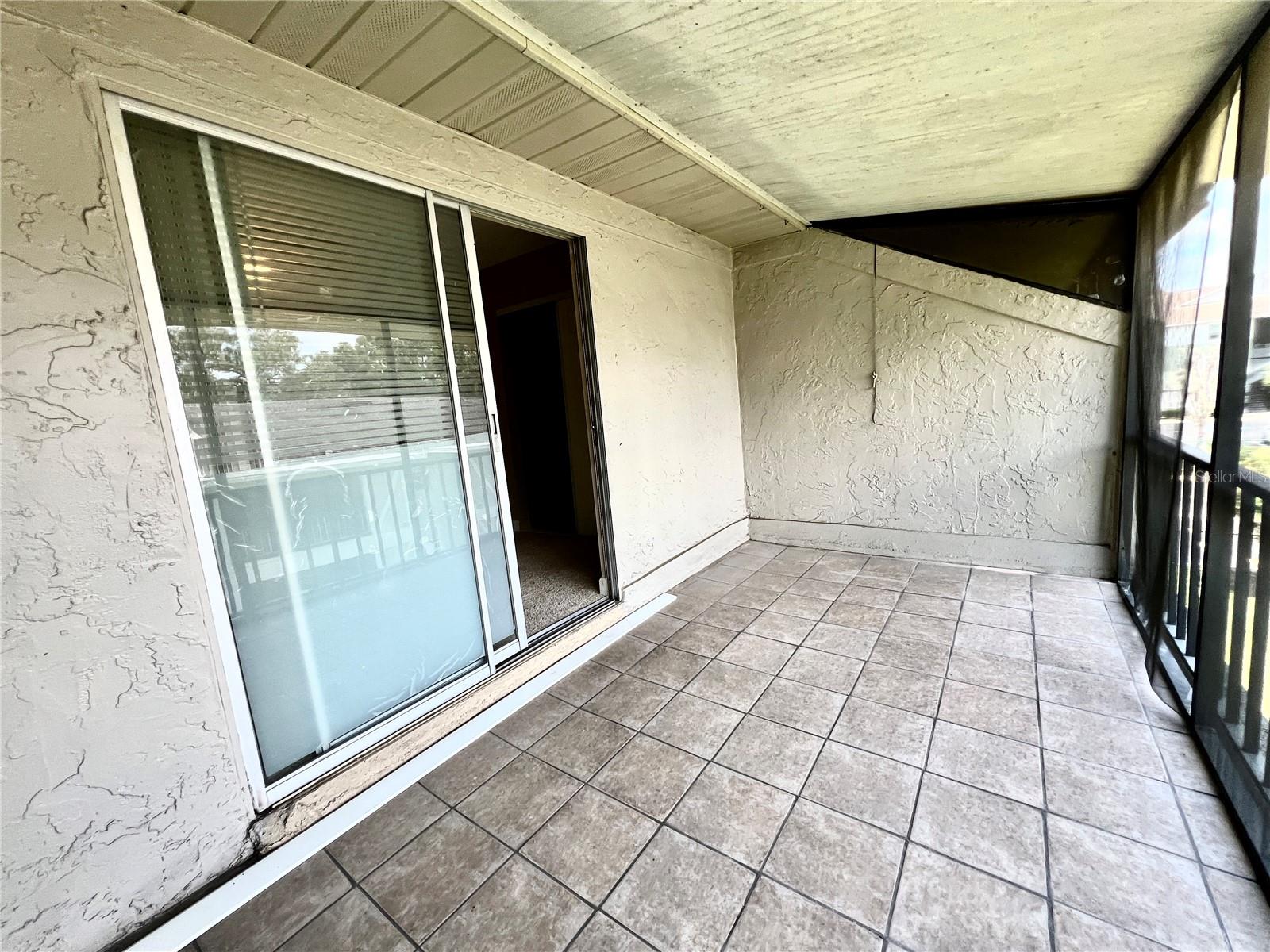 14402 REUTER STRASSE CIR #223, TAMPA, FL, 33613