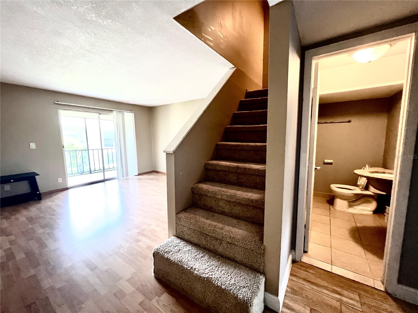 14402 REUTER STRASSE CIR #223, TAMPA, FL, 33613