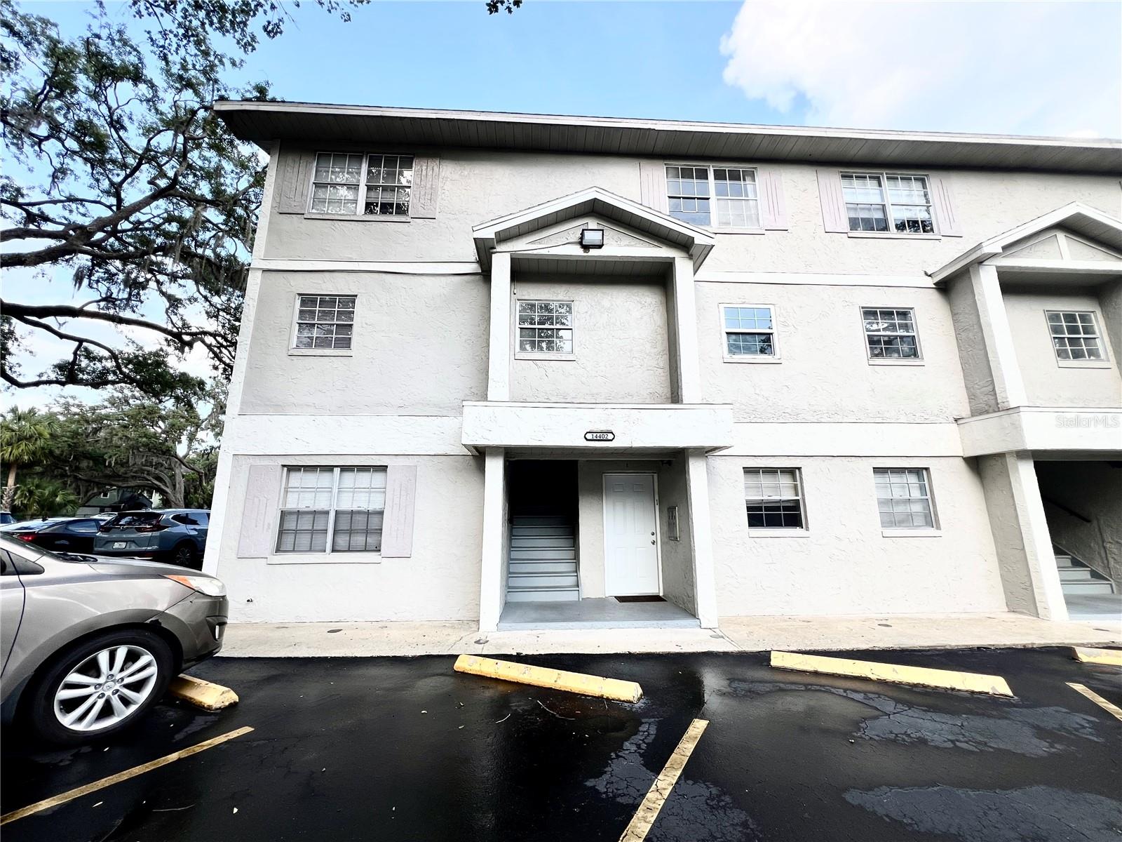 14402 REUTER STRASSE CIR #223, TAMPA, FL, 33613