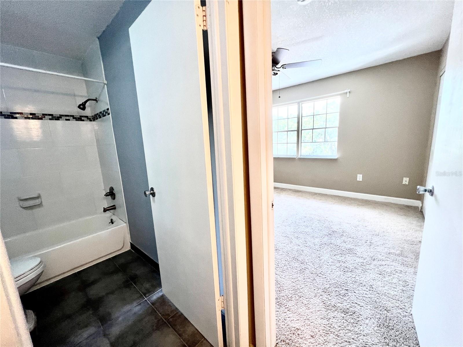14402 REUTER STRASSE CIR #223, TAMPA, FL, 33613