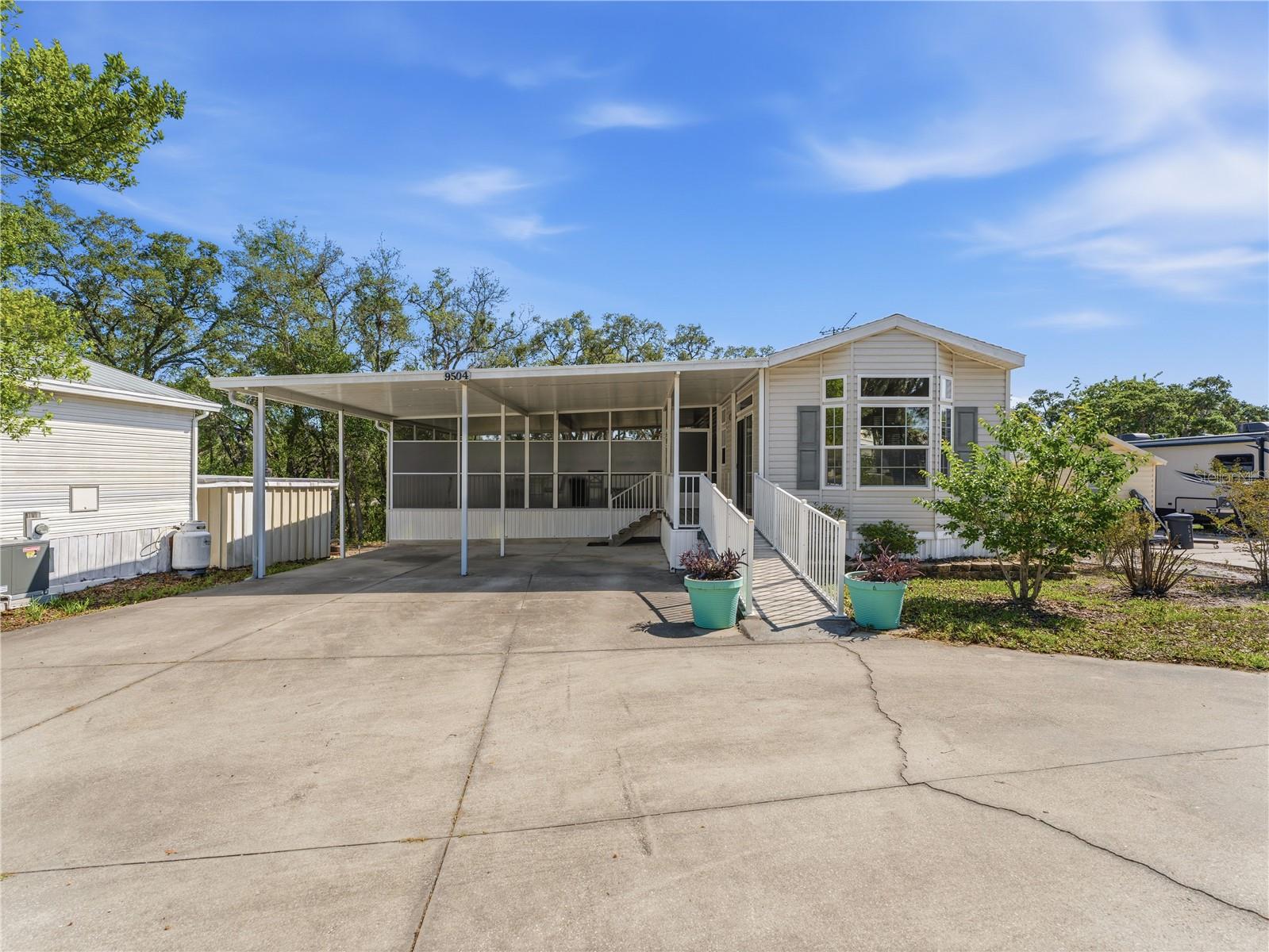 9504 GRAY FOX DR DR, WEEKI WACHEE, FL, 34613