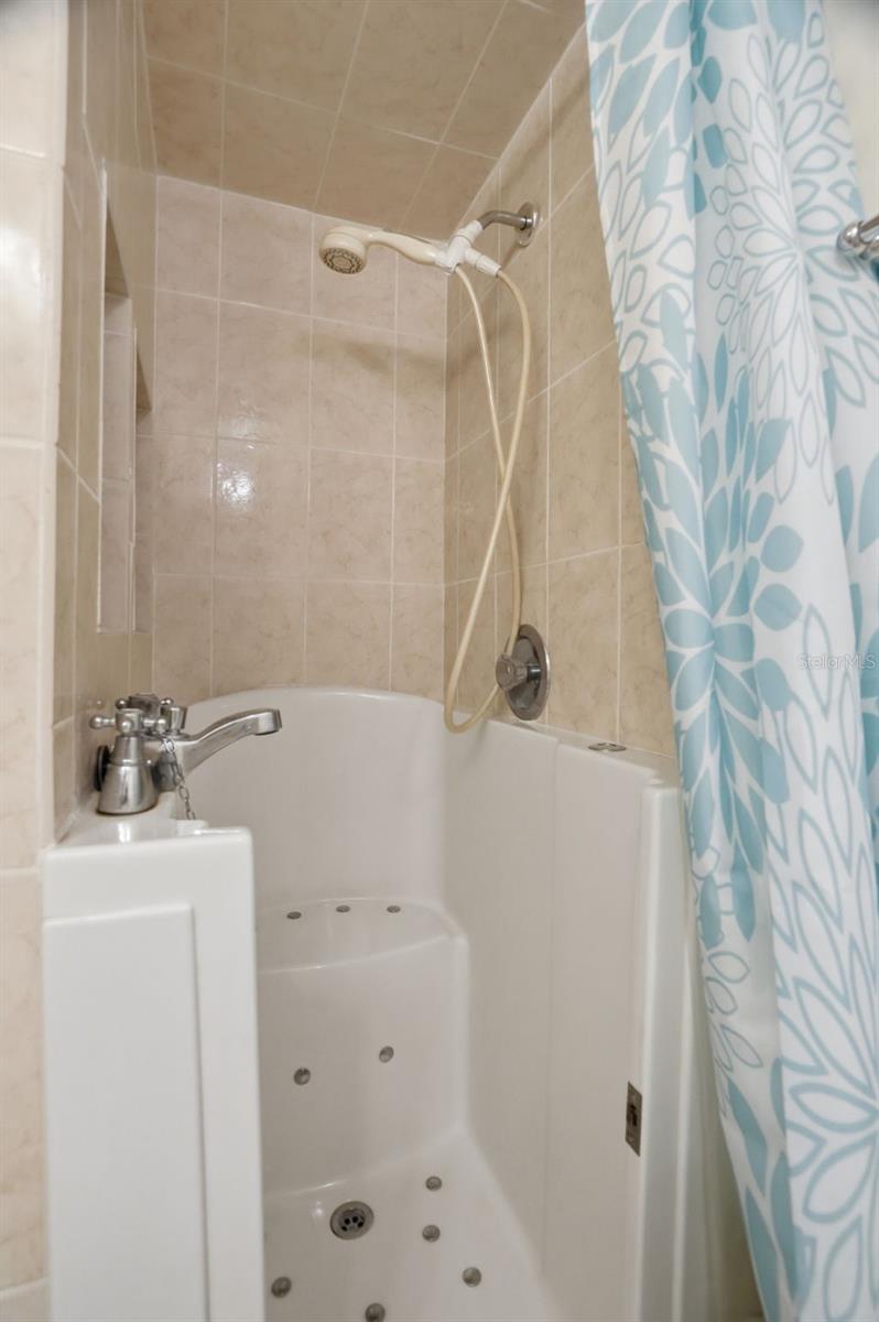 5108 AMULET DR #205, NEW PORT RICHEY, FL, 34652