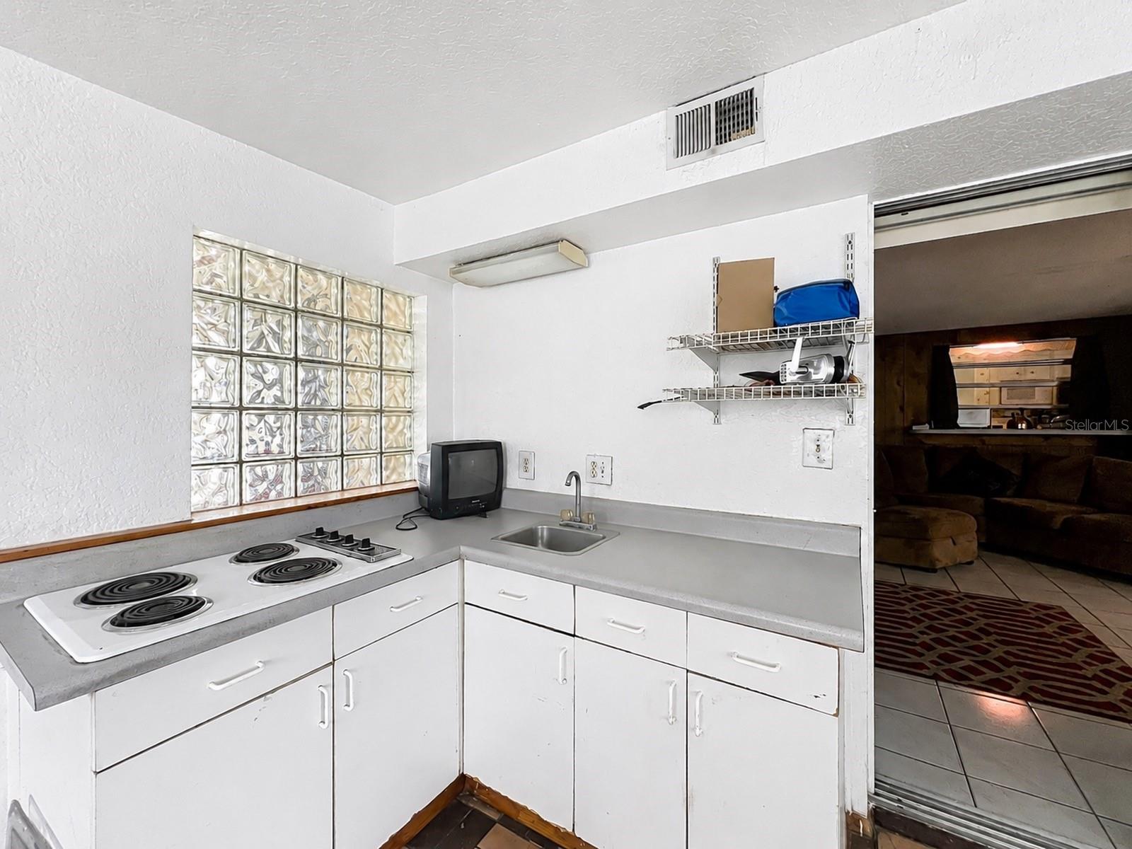 4001 BRINELL AVE, ORLANDO, FL, 32808